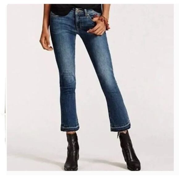 CAbi Madrid Wash Kick It Crop Jeans - Picture 1 of 7